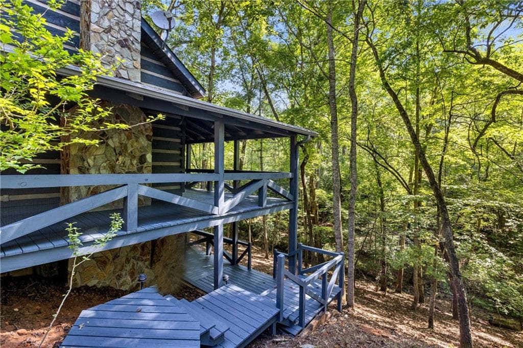 2 bedroom, 2 bathroom, 1,872 sq ft single family residence for sale at 326 Honeysuckle Way, Blue Ridge, GA 30513 — photo 2