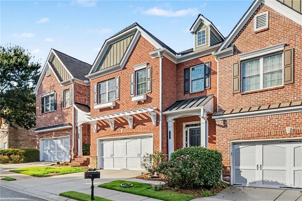 3 bedroom, 4 bathroom, 2,672 sq ft townhouse for sale at 3433 Kiveton Drive, Peachtree Corners, GA 30092 — photo 5