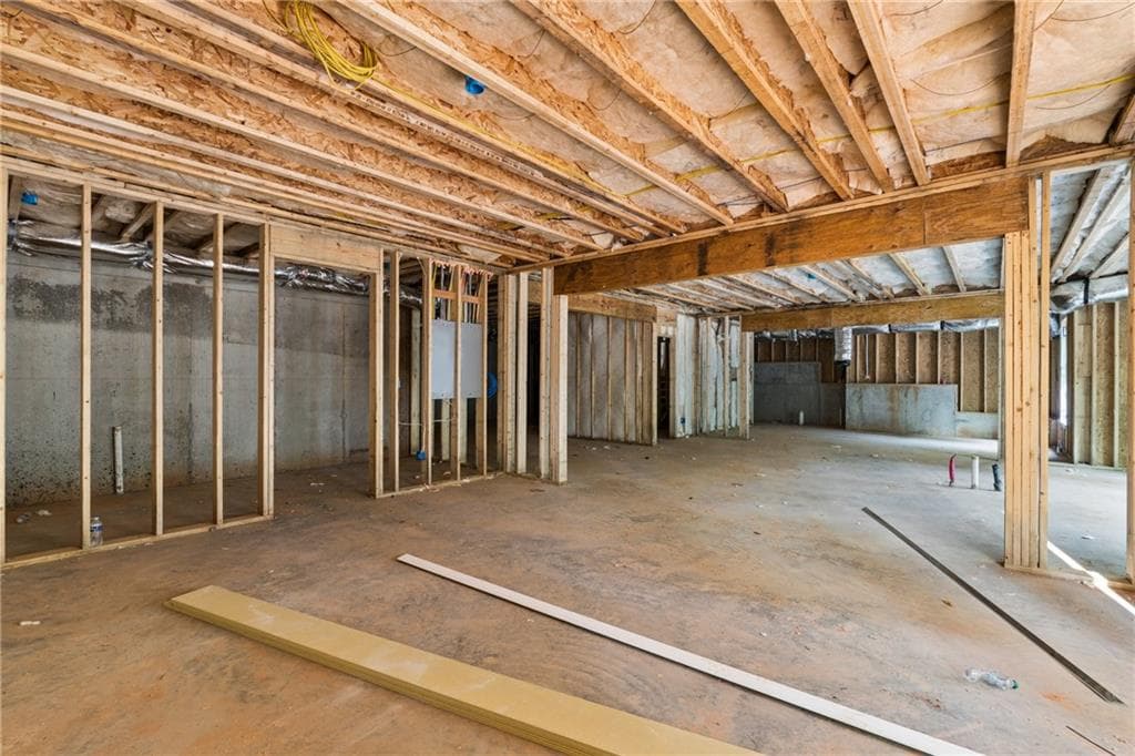 5 bedroom, 5 bathroom, 3,390 sq ft single family residence for sale at 549 Antrim Glen Drive, Hoschton, GA 30548 — photo 6