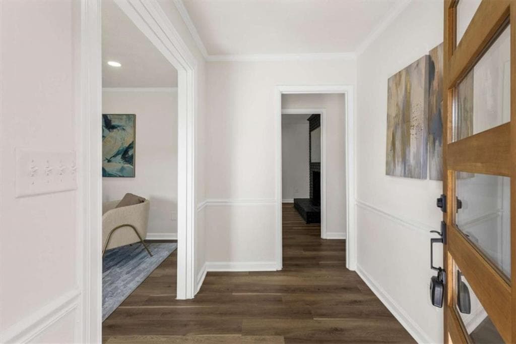 3 bedroom, 2 bathroom, 1,548 sq ft single family residence for sale at 4424 Carriage Trl, Stone Mountain, GA 30083 — photo 3