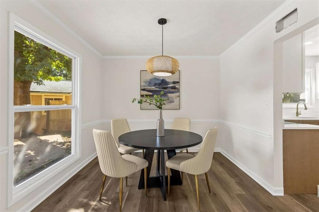 3 bedroom, 2 bathroom, 1,548 sq ft single family residence for sale at 4424 Carriage Trl, Stone Mountain, GA 30083 — photo 8