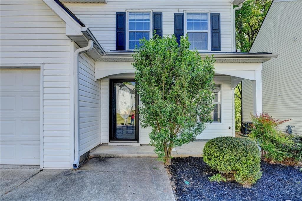 3 bedroom, 3 bathroom, 1,786 sq ft single family residence for rent at 240 Springbottom Court, Lawrenceville, GA 30046 for $2,050 a month — photo 2