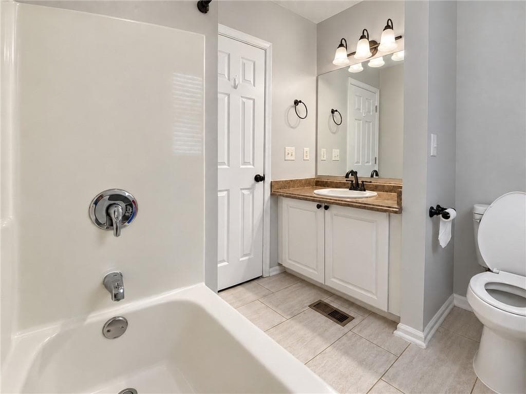 5 bedroom, 3 bathroom, 2,424 sq ft single family residence for rent at 154 Camden Woods Drive, Dallas, GA 30157 for $2,900 a month — photo 9