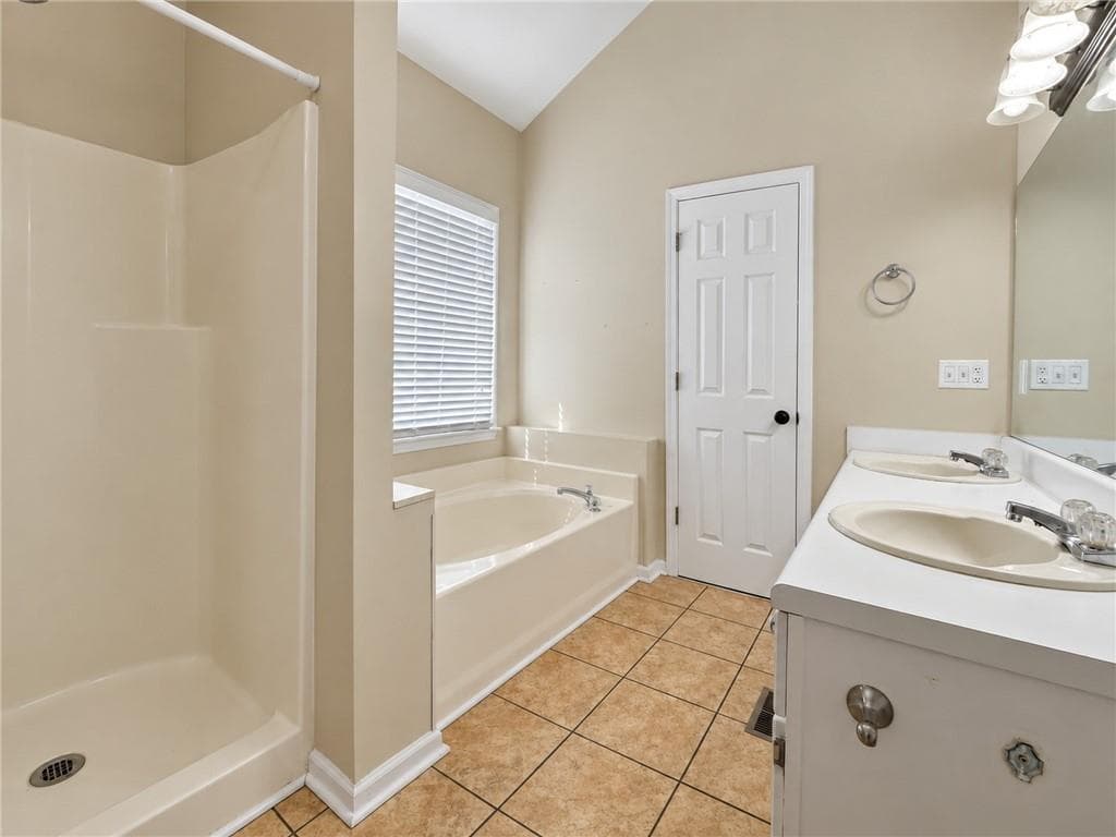 5 bedroom, 3 bathroom, 2,424 sq ft single family residence for rent at 154 Camden Woods Drive, Dallas, GA 30157 for $2,900 a month — photo 10