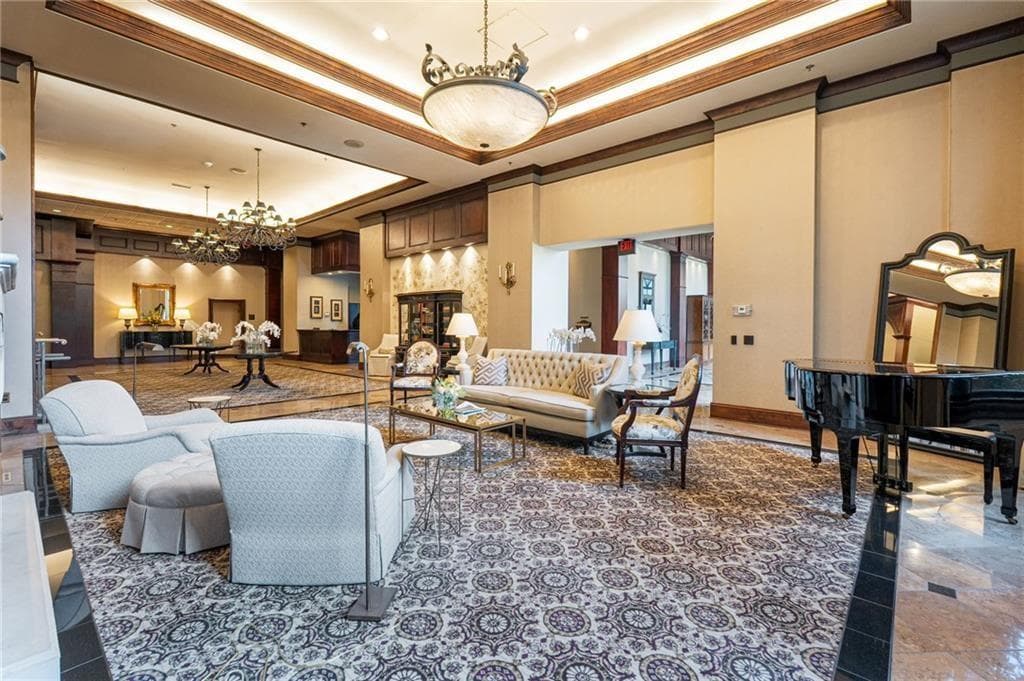2 bedroom, 3 bathroom, 2,580 sq ft condominium for rent at 3334 Peachtree Road 1904, Atlanta, GA 30326 for $4,500 a month — photo 7