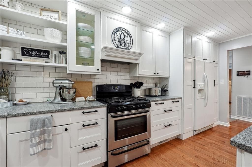 4 bedroom, 2 bathroom, 2,264 sq ft single family residence for sale at 115 Laney Court, Mcdonough, GA 30252 — photo 5