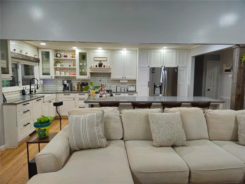 4 bedroom, 2 bathroom, 2,264 sq ft single family residence for sale at 115 Laney Court, Mcdonough, GA 30252 — photo 8