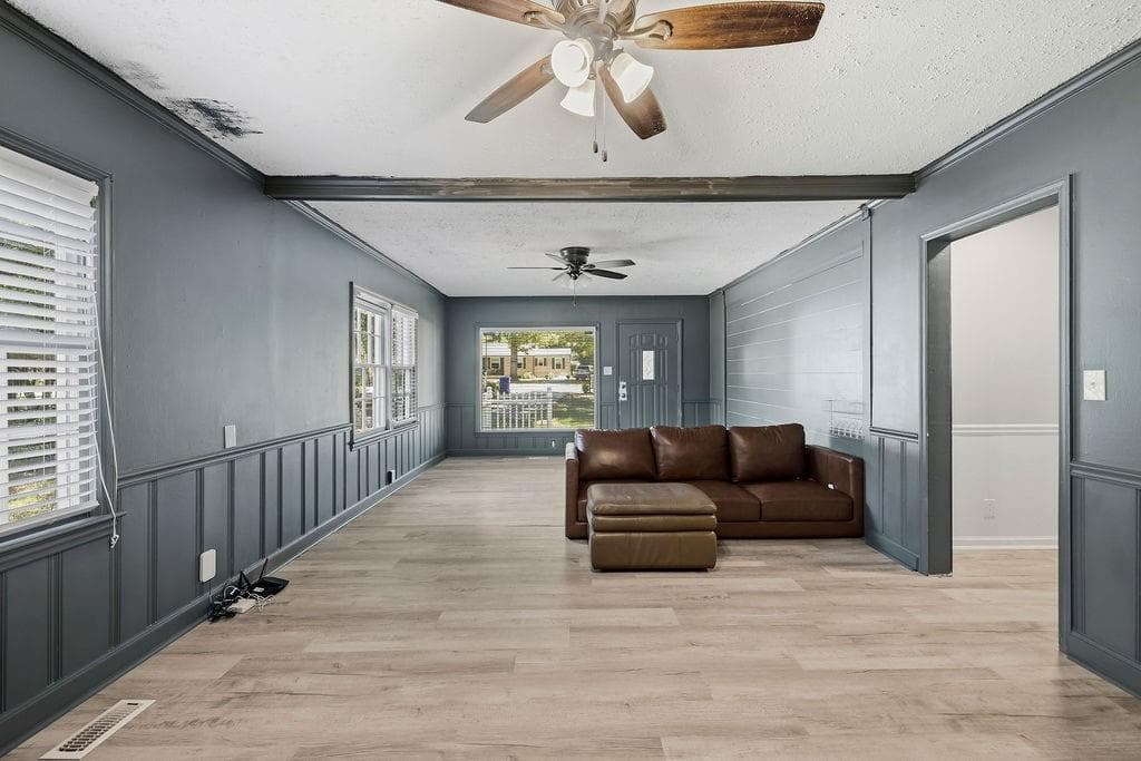 3 bedroom, 2 bathroom, 1,638 sq ft single family residence for sale at 313 Glen Iris Drive, Monroe, GA 30655 — photo 6