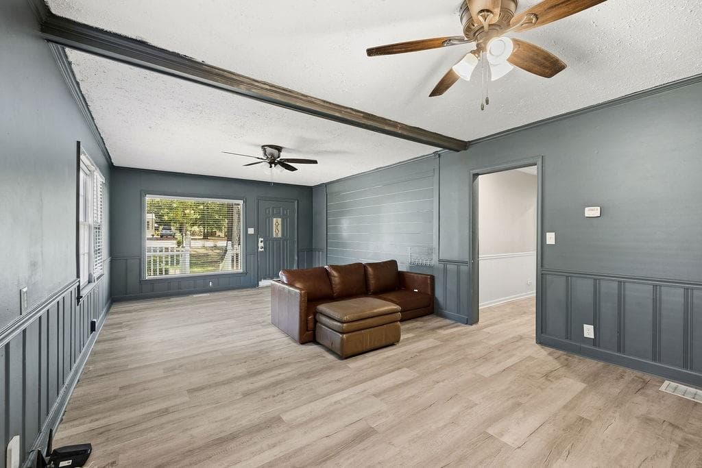 3 bedroom, 2 bathroom, 1,638 sq ft single family residence for sale at 313 Glen Iris Drive, Monroe, GA 30655 — photo 8