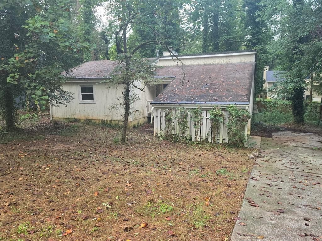 3 bedroom, 2 bathroom, 1,276 sq ft single family residence under contract at 4481 Abernathy Drive, Snellville, GA 30039