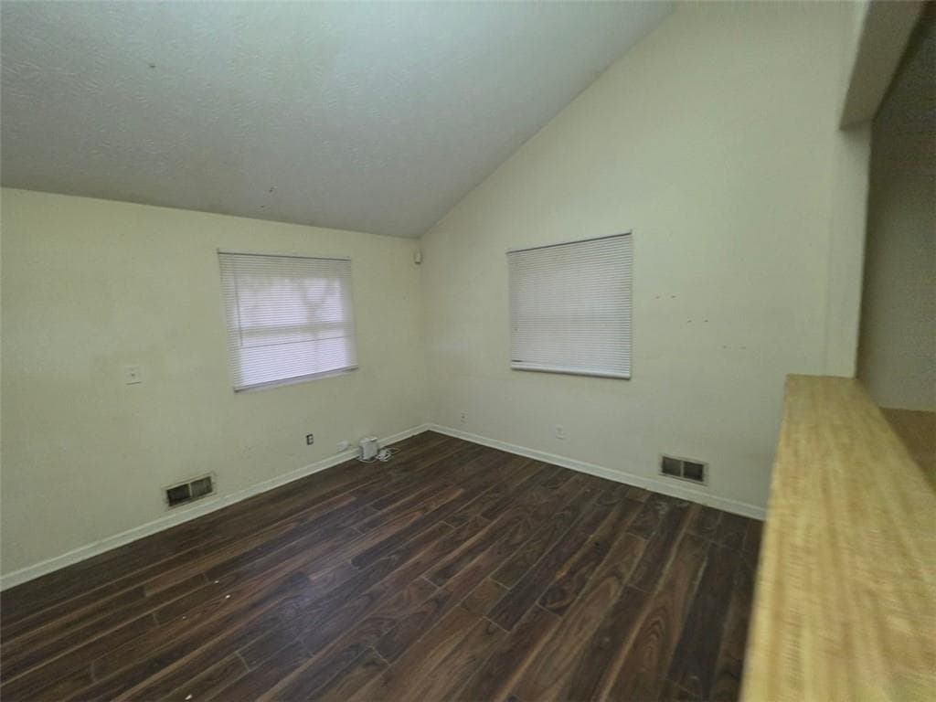 3 bedroom, 2 bathroom, 1,276 sq ft single family residence under contract at 4481 Abernathy Drive, Snellville, GA 30039 — photo 5