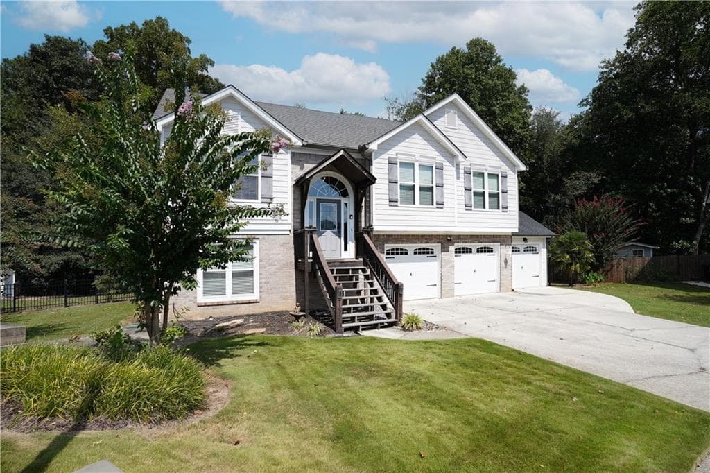 5 bedroom, 3 bathroom, 2,039 sq ft single family residence for sale at 3362 Miller Creek Court, Buford, GA 30519 — photo 3