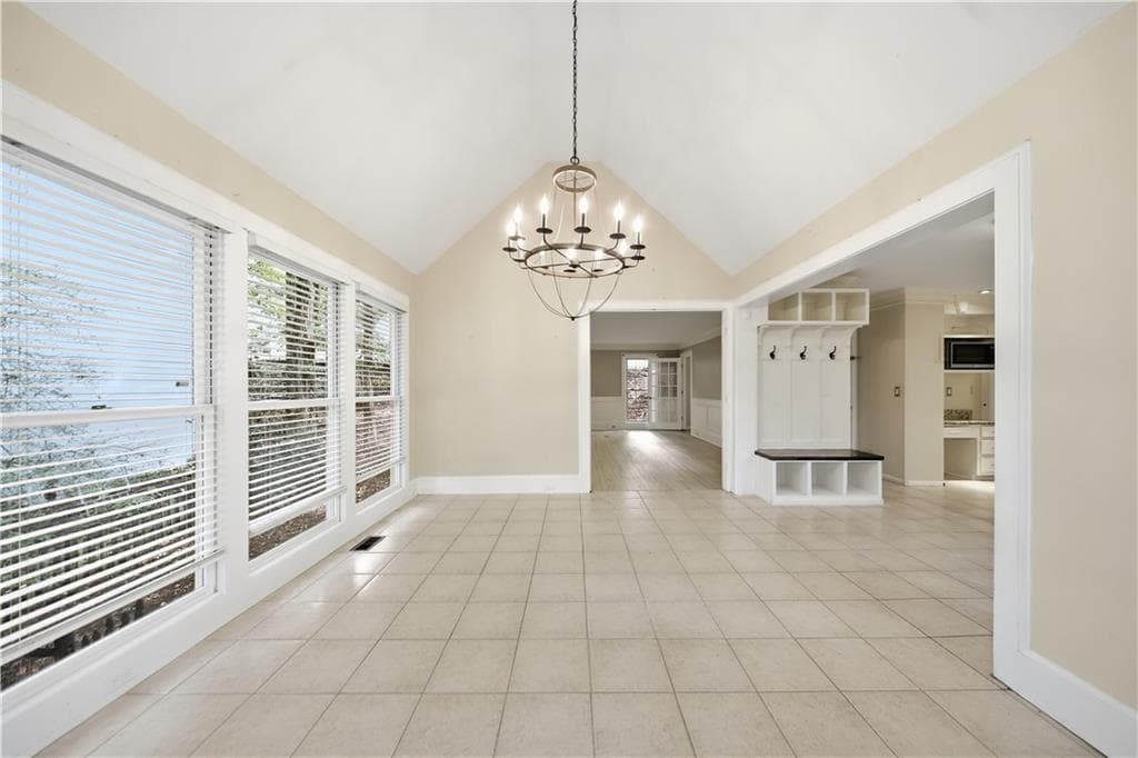 4 bedroom, 4 bathroom, 3,440 sq ft single family residence for sale at 4003 Oakview Court, Alpharetta, GA 30005 — photo 3