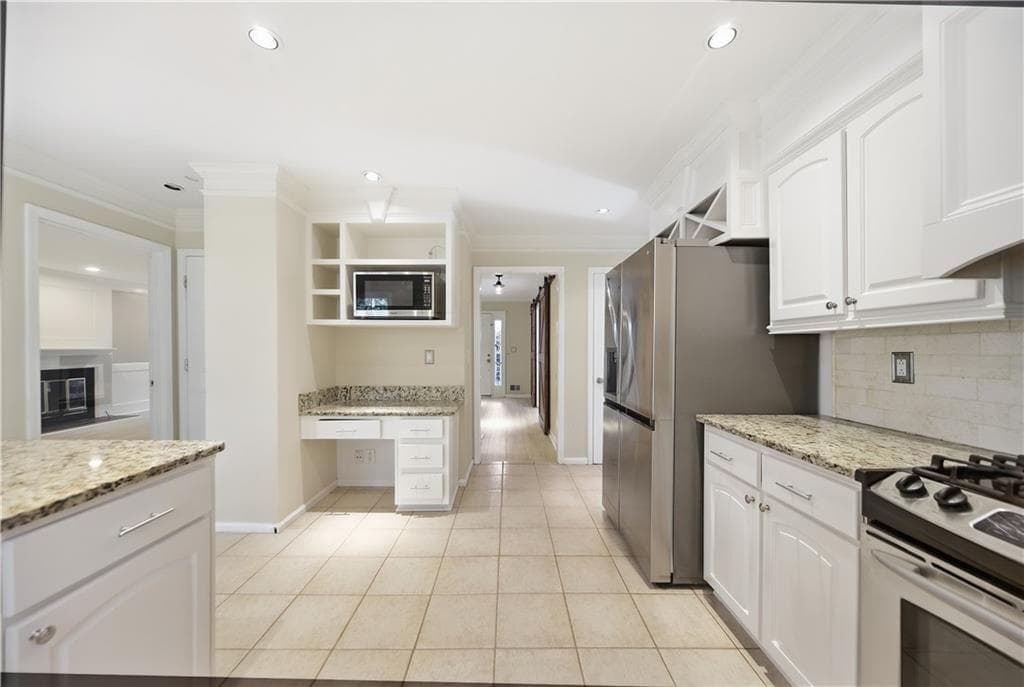 4 bedroom, 4 bathroom, 3,440 sq ft single family residence for sale at 4003 Oakview Court, Alpharetta, GA 30005 — photo 8