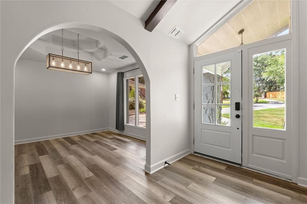 4 bedroom, 3 bathroom, 2,017 sq ft single family residence for sale at 1300 Chipping Court, Roswell, GA 30076 — photo 6