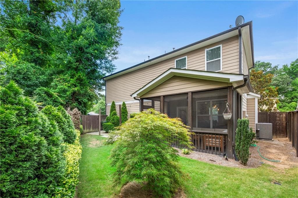 3 bedroom, 3 bathroom, 1,707 sq ft single family residence for sale at 1585 Habershal Road, Atlanta, GA 30318 — photo 3