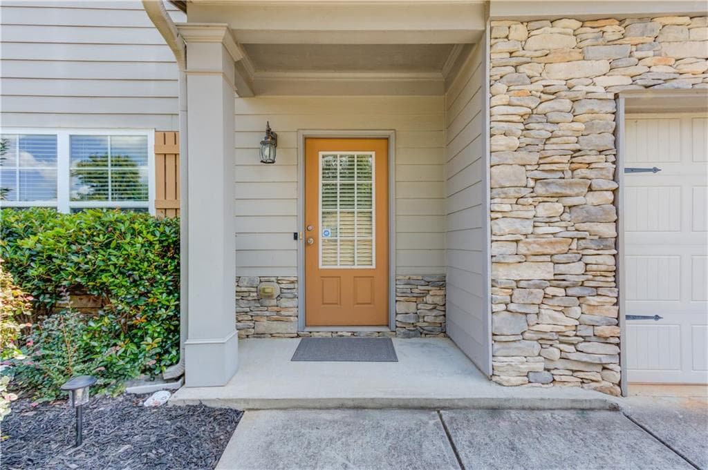 3 bedroom, 3 bathroom, 2,107 sq ft single family residence for sale at 6145 Barker Landing, Sugar Hill, GA 30518 — photo 3