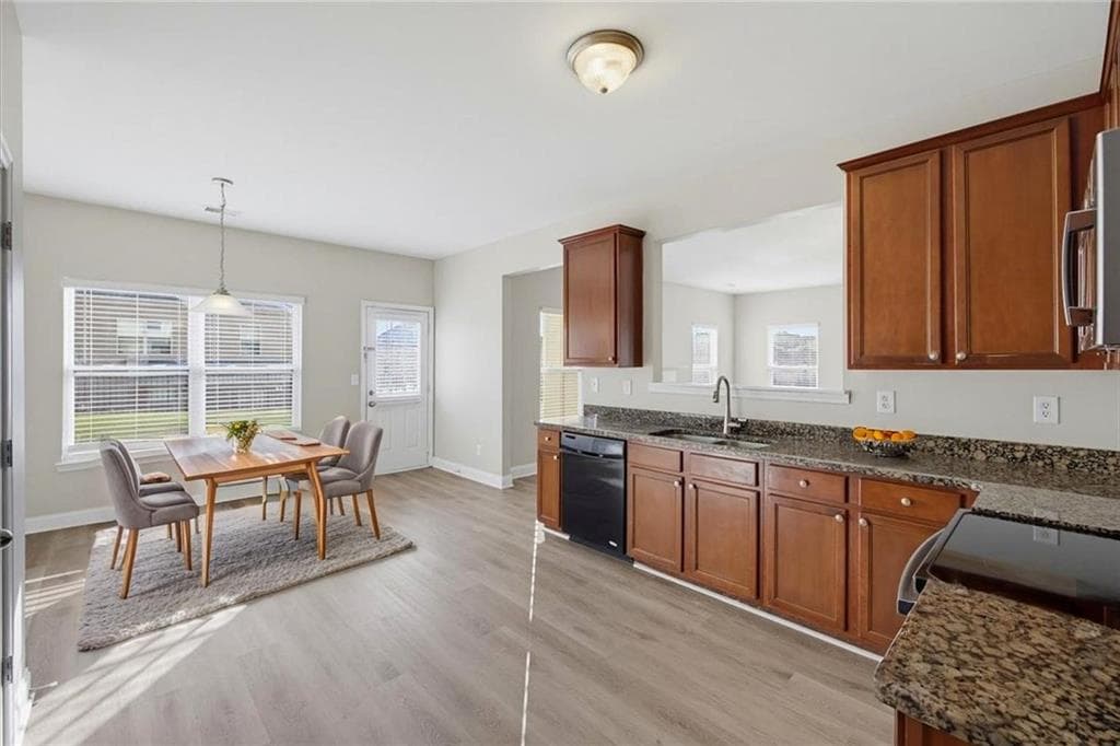 6 bedroom, 4 bathroom, 3,718 sq ft single family residence for sale at 4117 Eldon Drive, Fairburn, GA 30213 — photo 6
