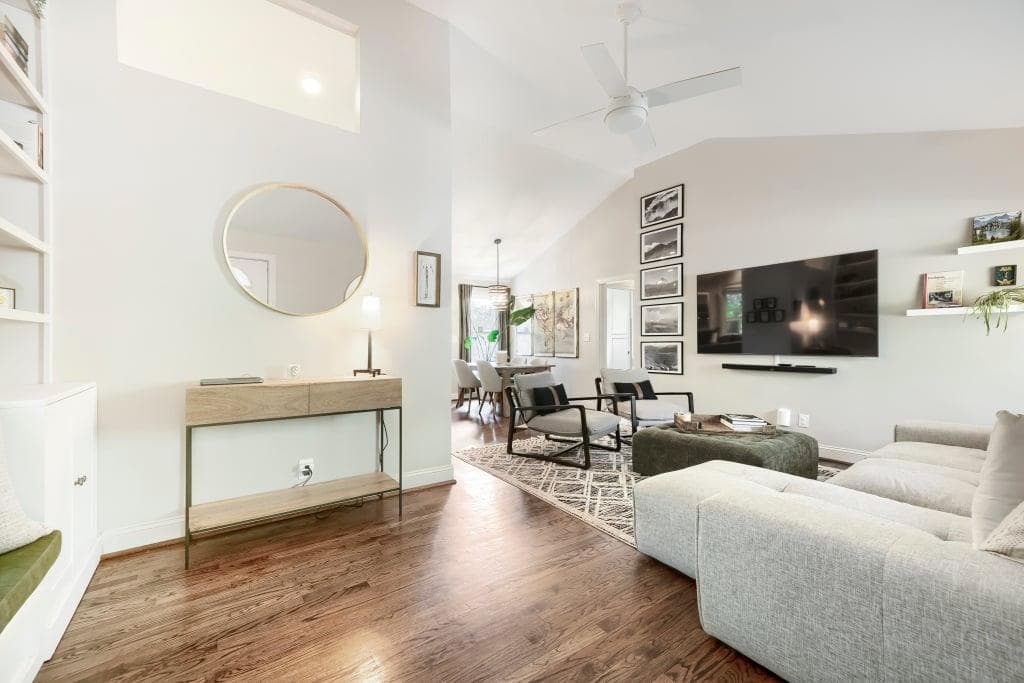 3 bedroom, 4 bathroom, 1,946 sq ft single family residence under contract at 1835 Woodland Hills Avenue, Atlanta, GA 30318 — photo 2