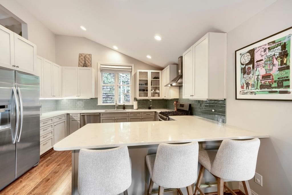 3 bedroom, 4 bathroom, 1,946 sq ft single family residence under contract at 1835 Woodland Hills Avenue, Atlanta, GA 30318 — photo 7