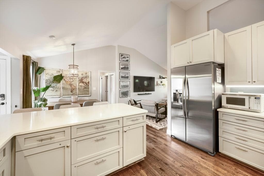 3 bedroom, 4 bathroom, 1,946 sq ft single family residence under contract at 1835 Woodland Hills Avenue, Atlanta, GA 30318 — photo 8