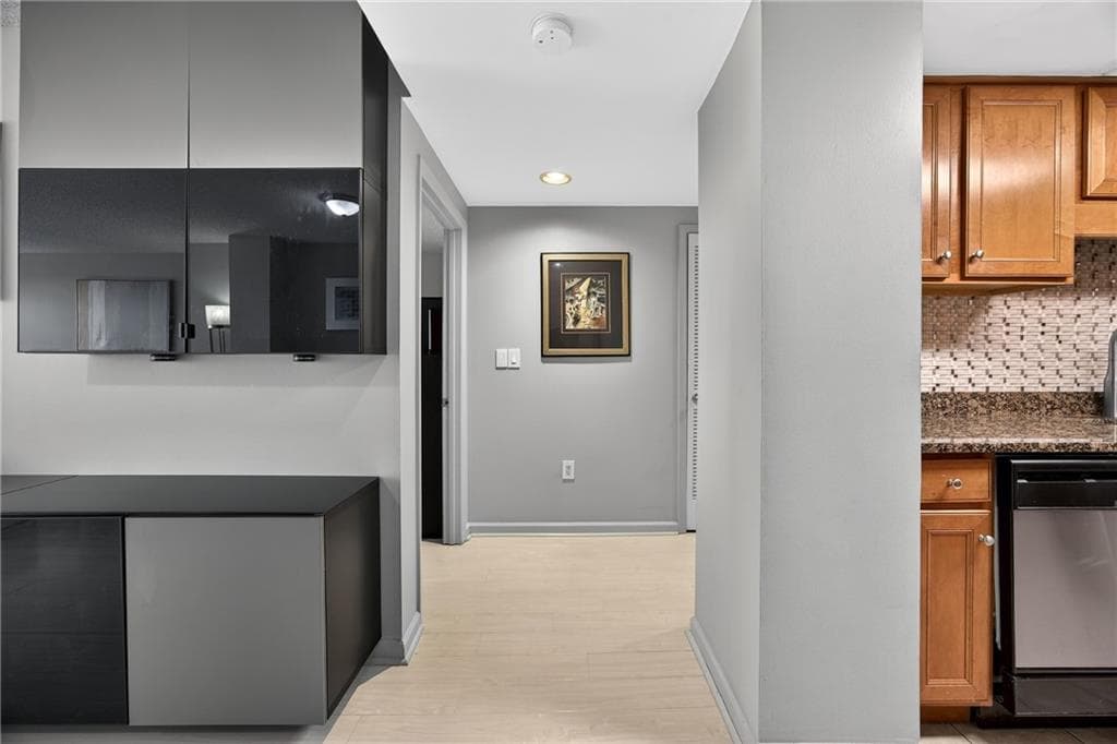 1 bedroom, 1 bathroom, 813 sq ft condominium for sale at 1280 W Peachtree Street 2708, Atlanta, GA 30309 — photo 7