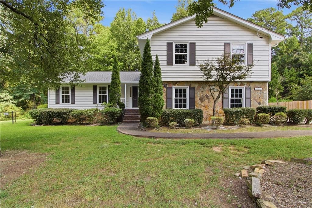 4 bedroom, 3 bathroom, 2,099 sq ft single family residence for sale at 3662 Sweet Briar Lane, Conyers, GA 30094 — photo 1 of 33