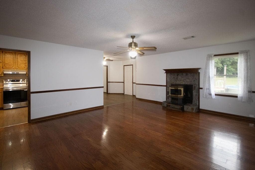 4 bedroom, 3 bathroom, 1,648 sq ft single family residence for sale at 162 Price Drive, Locust Grove, GA 30248 — photo 10