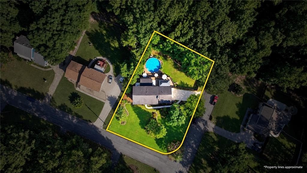 4 bedroom, 3 bathroom, 2,028 sq ft single family residence for sale at 3655 Sugar Creek Lane, Conyers, GA 30094 — photo 2