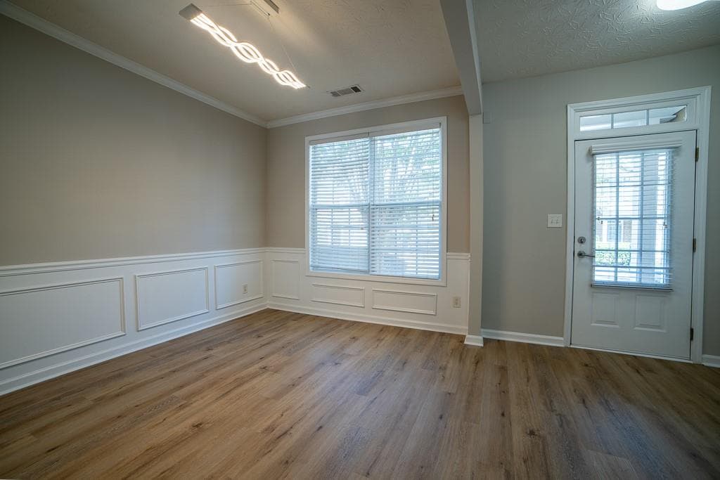 3 bedroom, 3 bathroom, 1,788 sq ft townhouse for sale at 1575 Park Grove Drive, Lawrenceville, GA 30046 — photo 2
