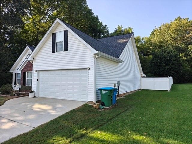 4 bedroom, 2 bathroom, 1,675 sq ft single family residence for sale at 2250 Boone Place, Snellville, GA 30078 — photo 4