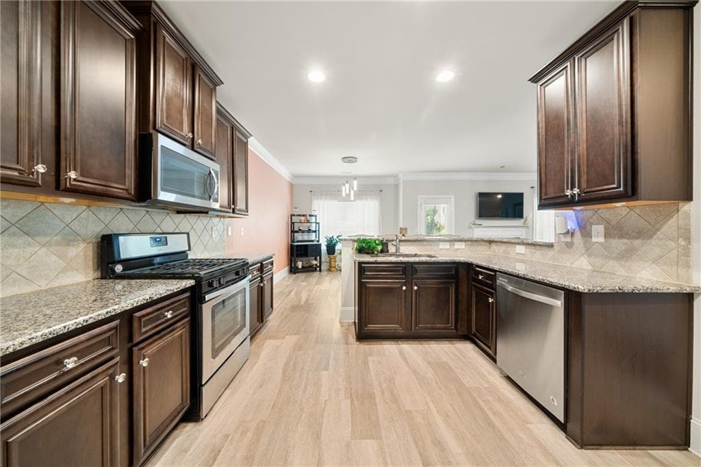5 bedroom, 4 bathroom, 2,557 sq ft single family residence for sale at 670 Silver Oak Drive, Dallas, GA 30132 — photo 9