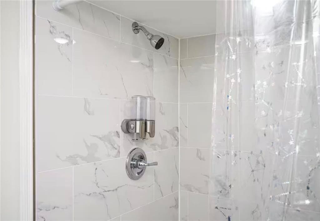 3 bedroom, 3 bathroom, 2,700 sq ft single family residence for sale at 2339 Country Club Lane, Atlanta, GA 30311 — photo 8