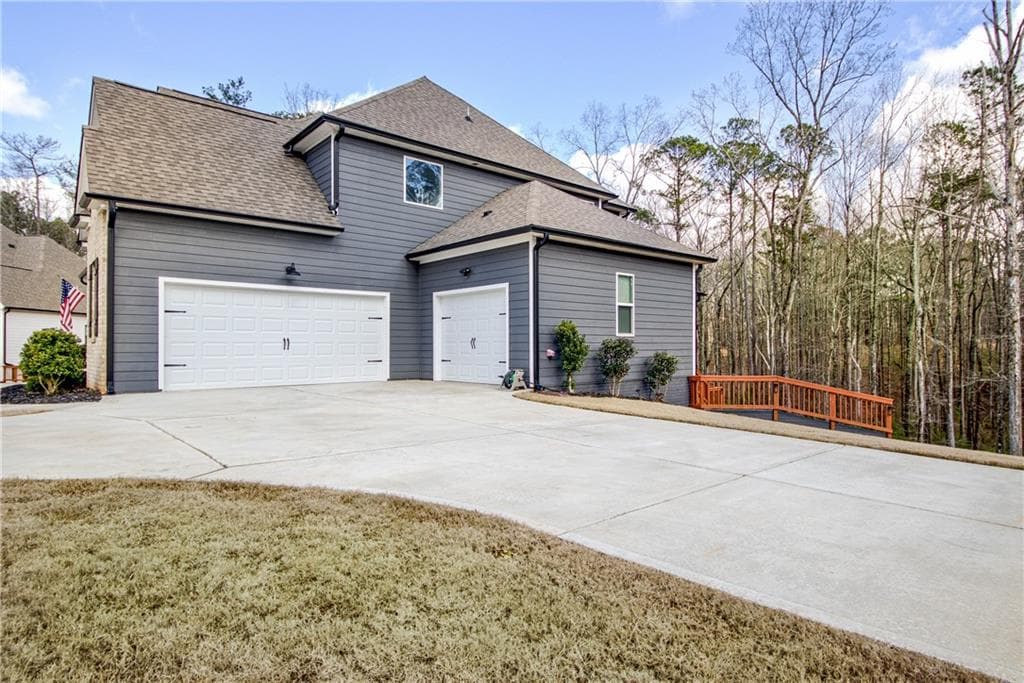 5 bedroom, 4 bathroom, 3,524 sq ft single family residence for sale at 169 Emery Nell Lane, Newnan, GA 30263 — photo 5