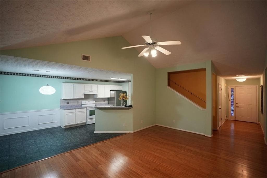 4 bedroom, 2 bathroom, 1,675 sq ft single family residence for sale at 2250 Boone Place, Snellville, GA 30078 — photo 8