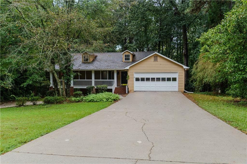3 bedroom, 4 bathroom, 1,828 sq ft single family residence under contract at 201 Cotton Court, Stockbridge, GA 30281 — photo 2