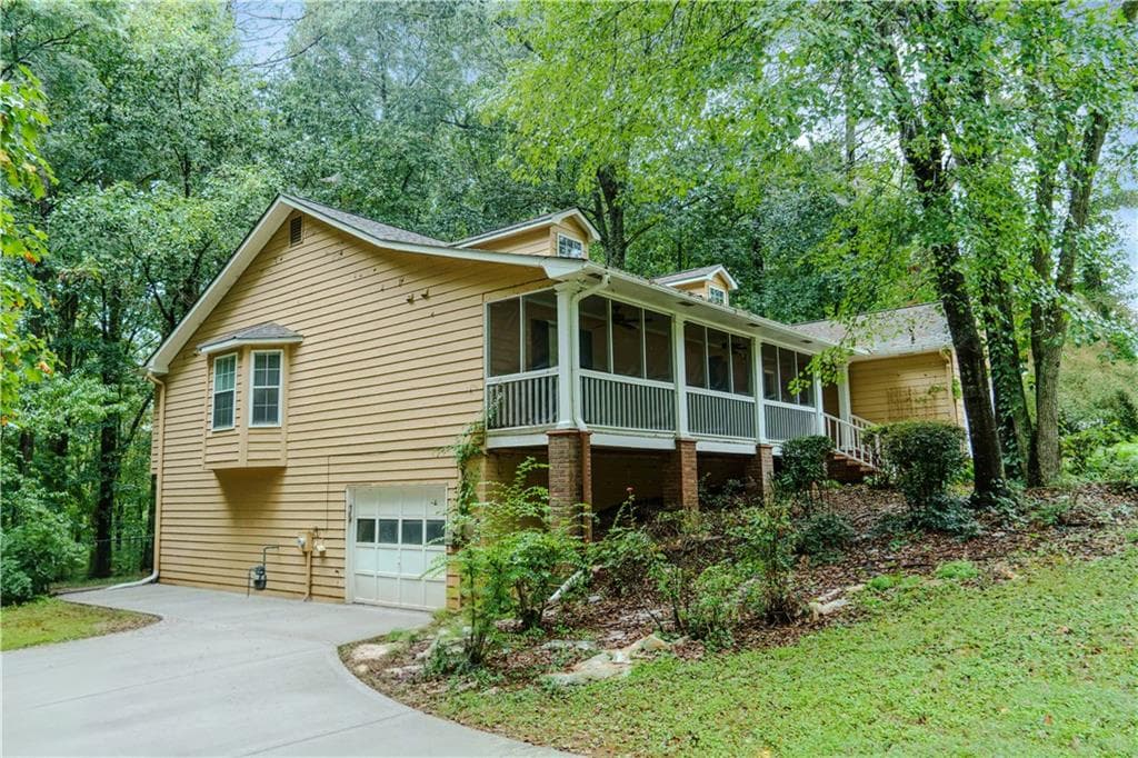 3 bedroom, 4 bathroom, 1,828 sq ft single family residence under contract at 201 Cotton Court, Stockbridge, GA 30281 — photo 4