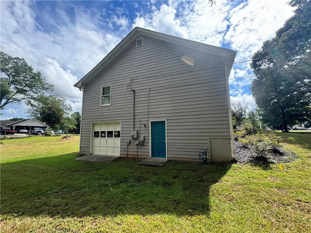 3 bedroom, 2 bathroom, 1,389 sq ft single family residence for sale at 1456 Oak Road, Snellville, GA 30078 — photo 3