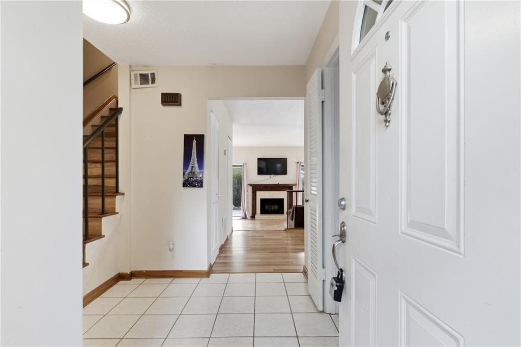 3 bedroom, 3 bathroom, 1,386 sq ft townhouse for sale at 1144 Country Court, Lawrenceville, GA 30044 — photo 2