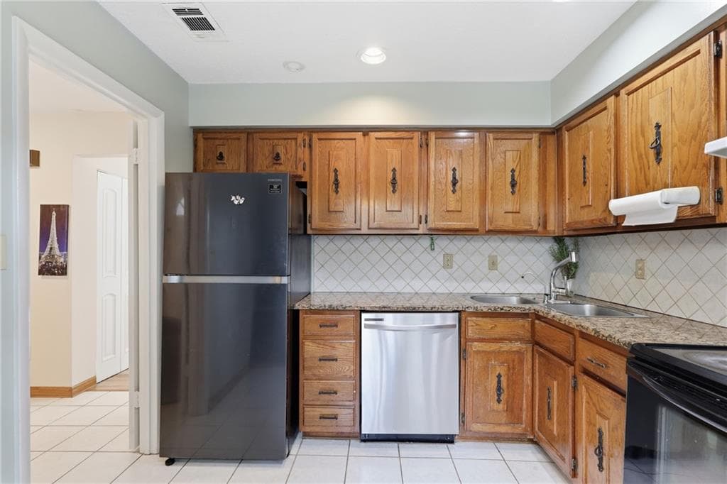 3 bedroom, 3 bathroom, 1,386 sq ft townhouse for sale at 1144 Country Court, Lawrenceville, GA 30044 — photo 10