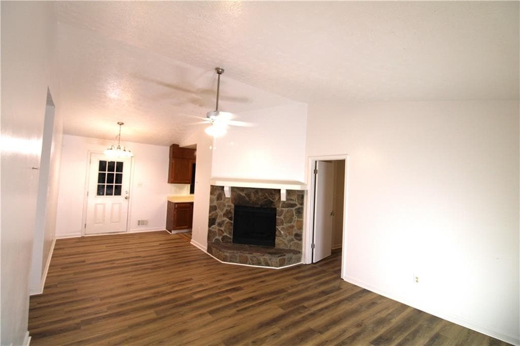 3 bedroom, 2 bathroom, 1,291 sq ft single family residence for rent at 1485 Scenic Highway, Snellville, GA 30078 for $1,600 a month — photo 4