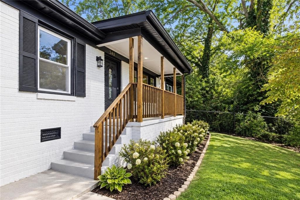 4 bedroom, 2 bathroom, 1,245 sq ft single family residence for sale at 340 Brooks Avenue, Atlanta, GA 30310 — photo 3