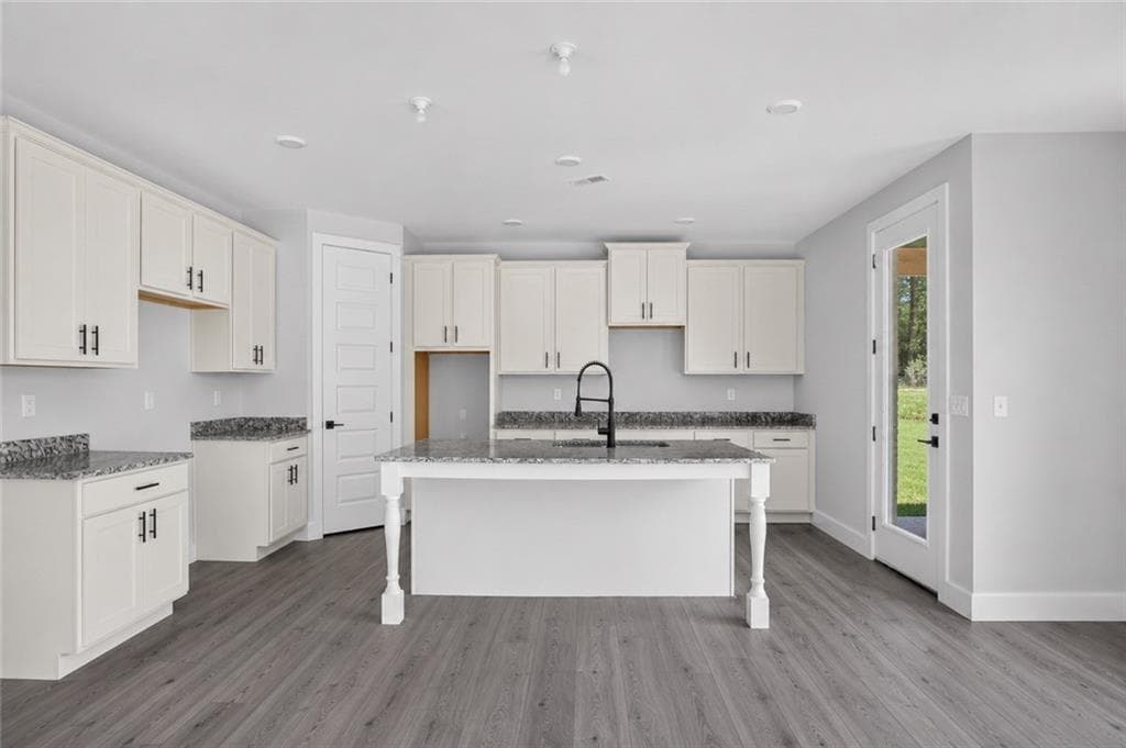 4 bedroom, 4 bathroom, 2,817 sq ft single family residence for sale at 5091 Tower View Trail, Snellville, GA 30039 — photo 7