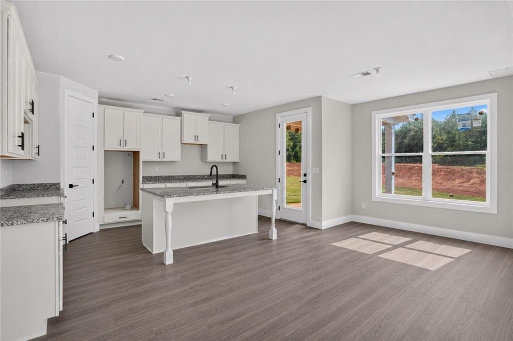 4 bedroom, 4 bathroom, 2,817 sq ft single family residence for sale at 5091 Tower View Trail, Snellville, GA 30039 — photo 8