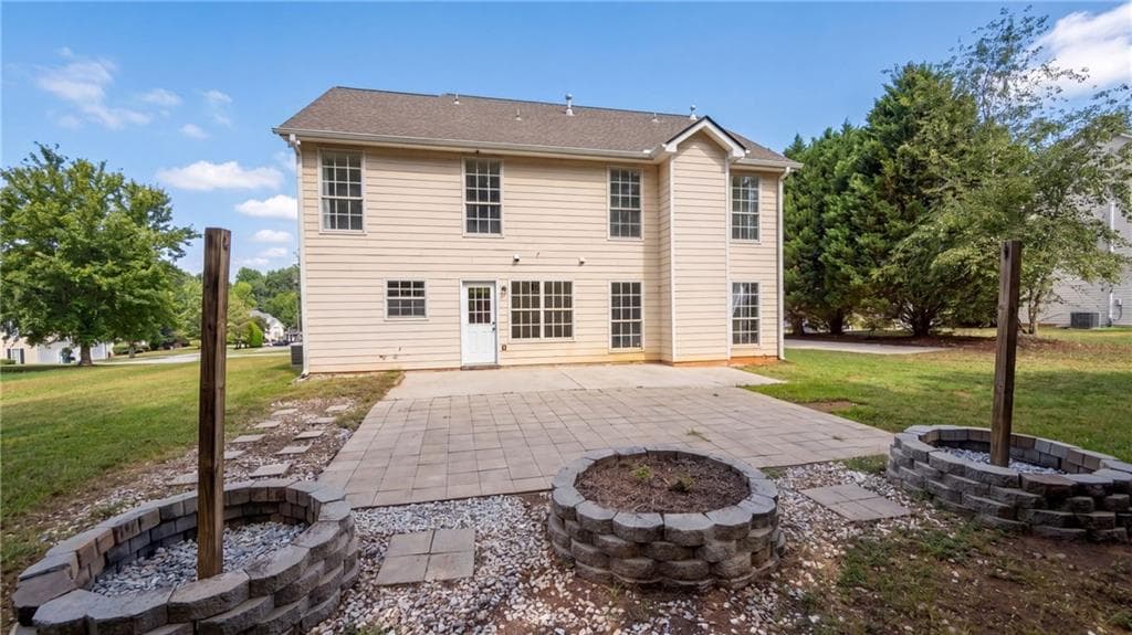 3 bedroom, 3 bathroom, 1,841 sq ft single family residence for sale at 1668 Bennett Drive, Mcdonough, GA 30253 — photo 5