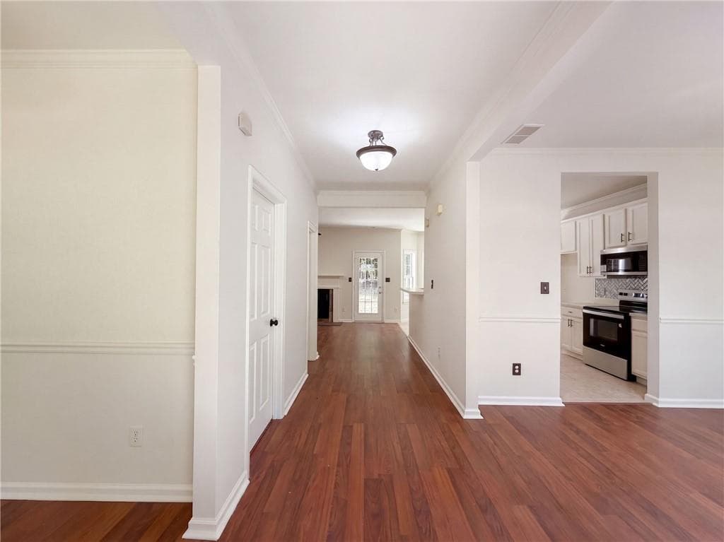4 bedroom, 3 bathroom, 2,088 sq ft single family residence for sale at 275 Forrest Avenue, Fayetteville, GA 30214 — photo 6