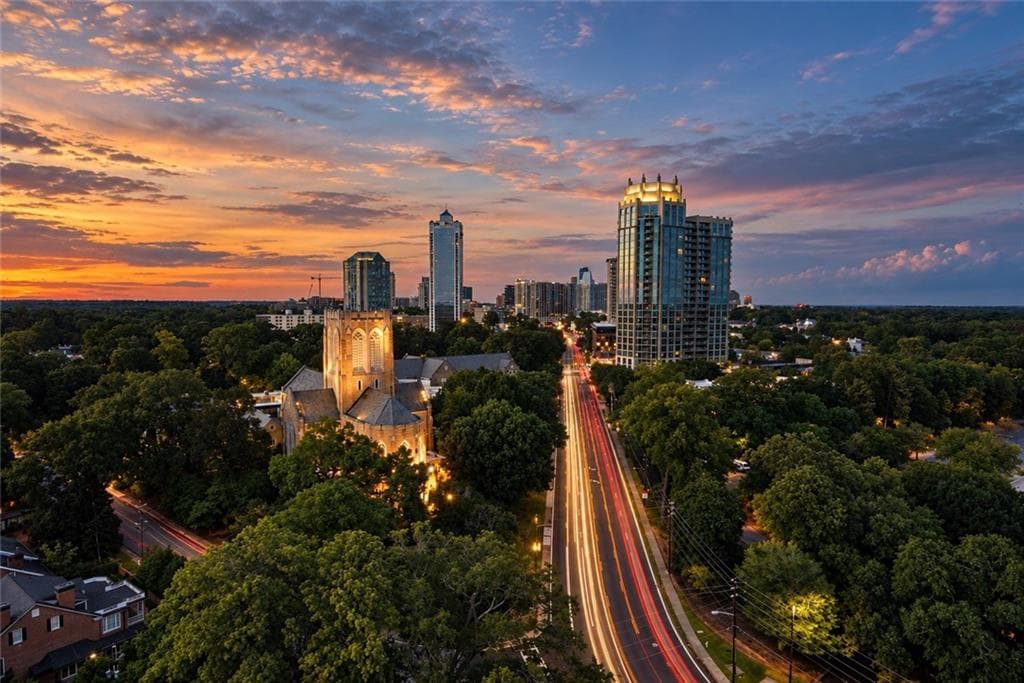 3 bedroom, 5 bathroom, 6,850 sq ft condominium for sale at 2724 Peachtree Road Upper Penthouse, Atlanta, GA 30305 — photo 5
