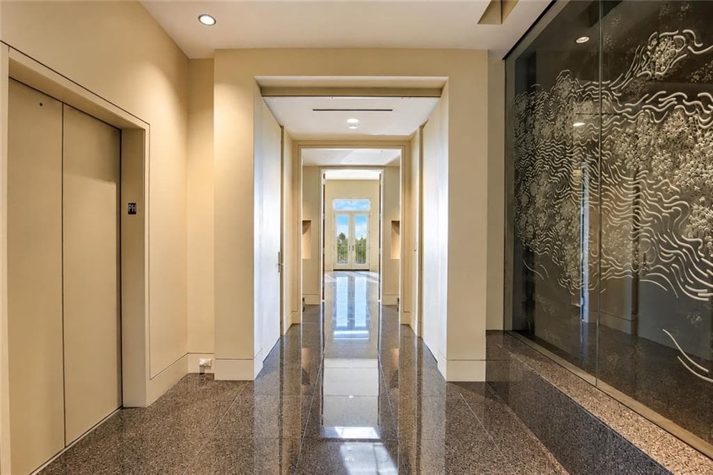 3 bedroom, 5 bathroom, 6,850 sq ft condominium for sale at 2724 Peachtree Road Upper Penthouse, Atlanta, GA 30305 — photo 3