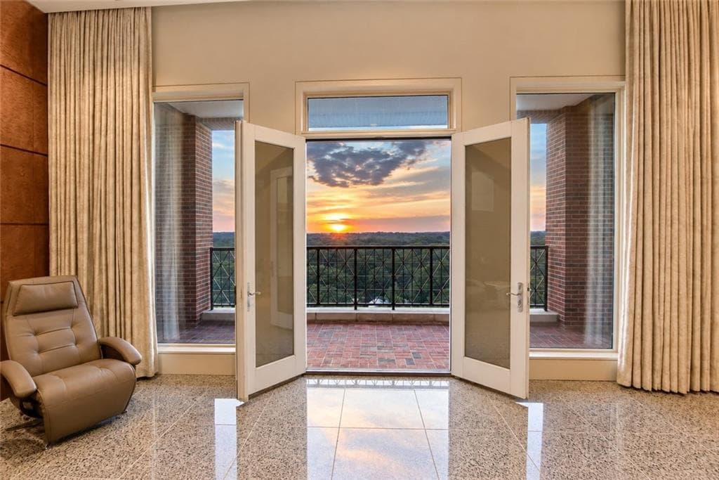 3 bedroom, 5 bathroom, 6,850 sq ft condominium for sale at 2724 Peachtree Road Upper Penthouse, Atlanta, GA 30305 — photo 9