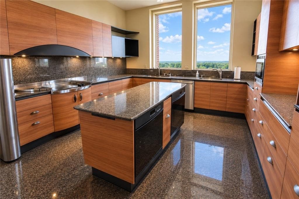 3 bedroom, 5 bathroom, 6,850 sq ft condominium for sale at 2724 Peachtree Road Upper Penthouse, Atlanta, GA 30305 — photo 8